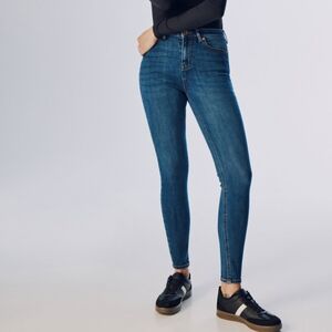 Ardene NWT - Mid Rise Skinny Jeans - Size 1